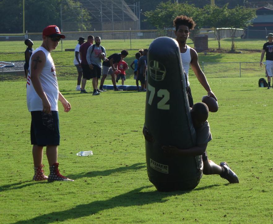 Magna Vista football camp
